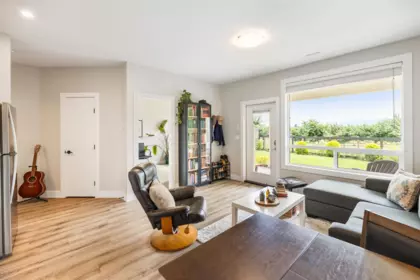 Hallway Photo of 10392 Wedgewood Drive, Chilliwack, BC