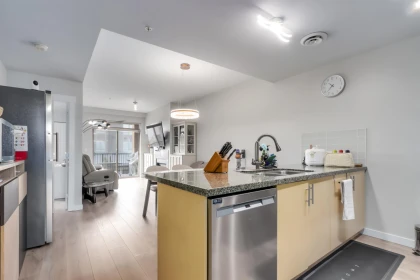 204 6077 London Road, Richmond, BC, Richmond — Apartment/Condo for sale