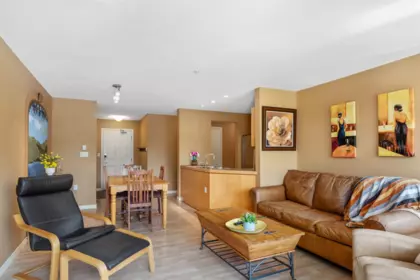 209 8080 Nicklaus North Boulevard, Whistler, BC, Whistler — Apartment/Condo for sale