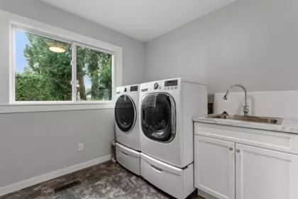 Guest Bathroom Photo of 47345 Swallow Crescent, Chilliwack, BC