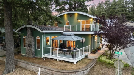 267 First Avenue, Cultus Lake, BC, Cultus Lake — Single Family Residence for sale