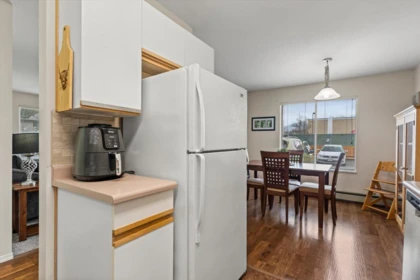 Primary Bedroom Photo of 111 45702 Watson Road, Chilliwack, BC