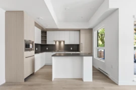 102 2268 E Broadway, Vancouver, BC