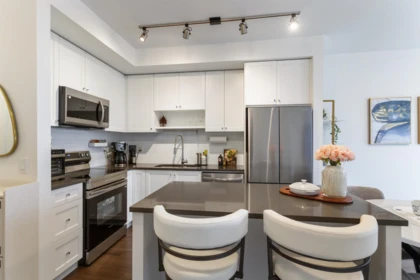 Kitchen Photo of 504 15738 85 Avenue, Surrey, BC