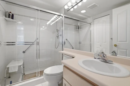 Powder Room Photo of 103 1118 55 Street, Delta, BC