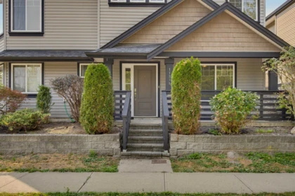 Family Room Photo of 11335 Creekside Street, Maple Ridge, BC