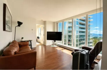 Kitchen Island Photo of 3602 13325 102a Avenue, Surrey, BC