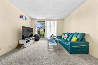 211 8400 Lansdowne Road, Richmond, BC, Richmond — Apartment/Condo for sale