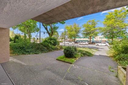 211 8400 Lansdowne Road, Richmond, BC, Richmond — Apartment/Condo for sale