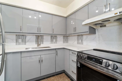 109 555 North Road, Coquitlam, BC, Coquitlam — Apartment/Condo for sale