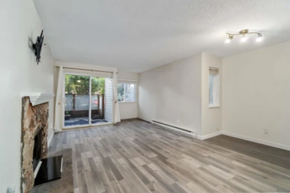 109 555 North Road, Coquitlam, BC, Coquitlam — Apartment/Condo for sale