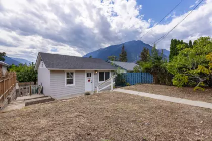 444 Victoria Street, Pemberton, BC, Pemberton — Single Family Residence for sale