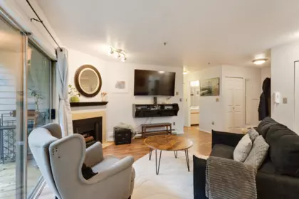 Breakfast Nook Photo of 101 3270 W 4th Avenue, Vancouver, BC