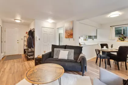 Kitchen Island Photo of 101 3270 W 4th Avenue, Vancouver, BC