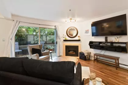 Kitchen Photo of 101 3270 W 4th Avenue, Vancouver, BC