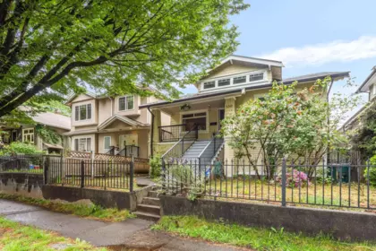 Staircase Photo of 550 Cassiar Street, Vancouver, BC