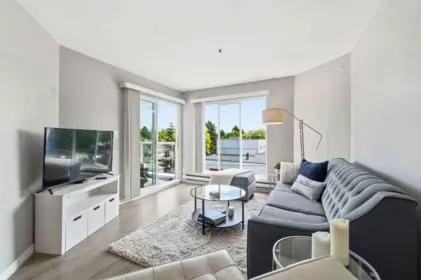 Breakfast Nook Photo of 402 3505 W Broadway, Vancouver, BC