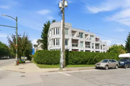 Family Room Photo of 402 3505 W Broadway, Vancouver, BC