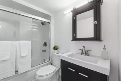 Hallway Photo of 402 3505 W Broadway, Vancouver, BC