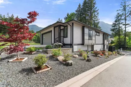 13 21196 Kettle Valley Road, Hope, BC, Hope — Single Family Residence for sale