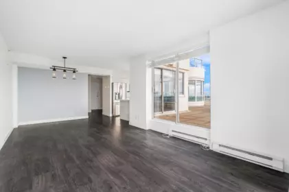 Mudroom Photo of 1402 7760 Granville Avenue, Richmond, BC