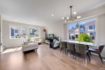 Breakfast Nook Photo of 9 1871 165a Street, Surrey, BC