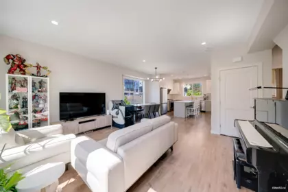 Family Room Photo of 9 1871 165a Street, Surrey, BC