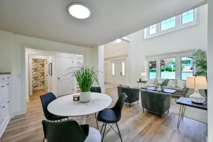 Breakfast Nook Photo of 9709 Crown Crescent, Surrey, BC