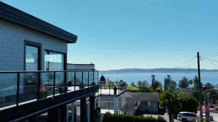 1040 Lee Street, White Rock, BC, White Rock — Single Family Residence for sale