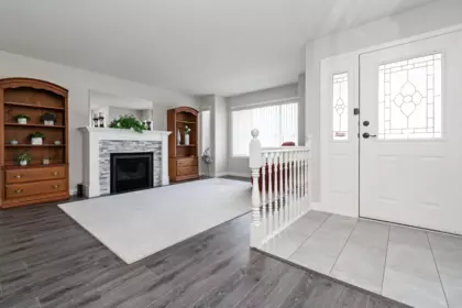 Hallway Photo of 42 46485 Airport Road, Chilliwack, BC