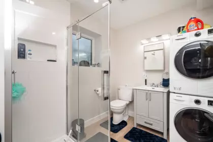 Laundry Room Photo of 20376 40a Avenue, Langley, BC
