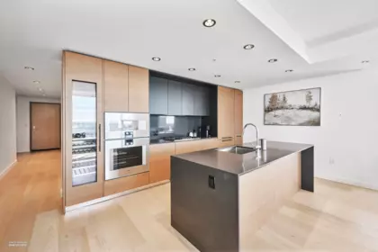 Breakfast Nook Photo of 4806 1289 Hornby Street, Vancouver, BC