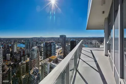 Entry Foyer Photo of 4806 1289 Hornby Street, Vancouver, BC