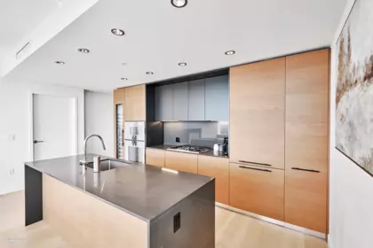 Kitchen Island Photo of 4806 1289 Hornby Street, Vancouver, BC