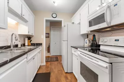 Kitchen Island Photo of 35 7455 Huron Street, Chilliwack, BC