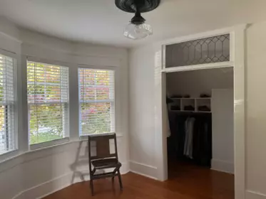Laundry Room Photo of 121 E 27th Street, North Vancouver, BC