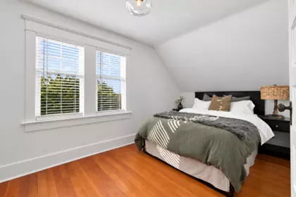 Mudroom Photo of 121 E 27th Street, North Vancouver, BC