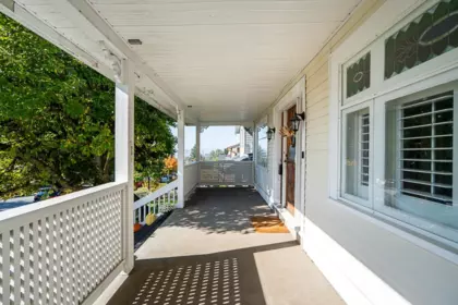 416 W 6th Street, North Vancouver, BC, North Vancouver — Single Family Residence for sale