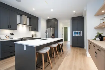 352 14th West Street, North Vancouver, BC, North vancouver — Half Duplex for sale