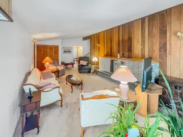 38805 Garibaldi Avenue, Squamish, BC, Squamish — Single Family Residence for sale