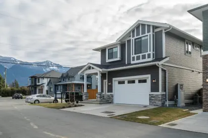 1 1871 Agassiz Avenue, Agassiz, BC, Agassiz — Single Family Residence for sale