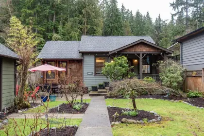 4483 Cove Cliff Road, North Vancouver, BC, North vancouver — Single Family Residence for sale