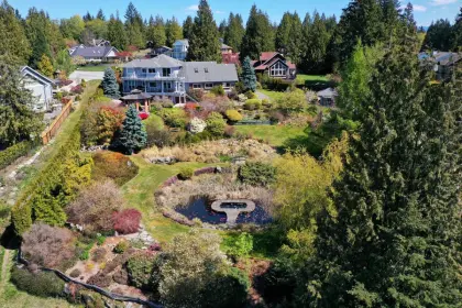 375 Vernon Place, Gibsons, BC, Gibsons — Single Family Residence for sale