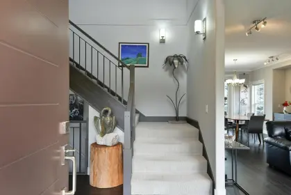 375 Vernon Place, Gibsons, BC, Gibsons — Single Family Residence for sale