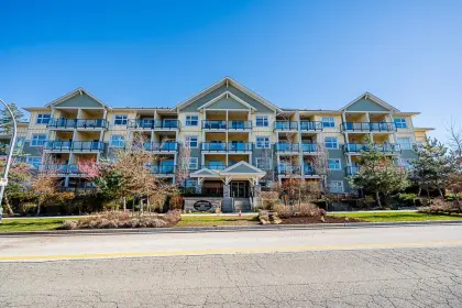 215 5020 221a Street, Langley, BC, Langley — Apartment/Condo for sale