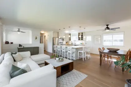 1587 Stayte Road, White Rock, BC, White rock — Single Family Residence for sale