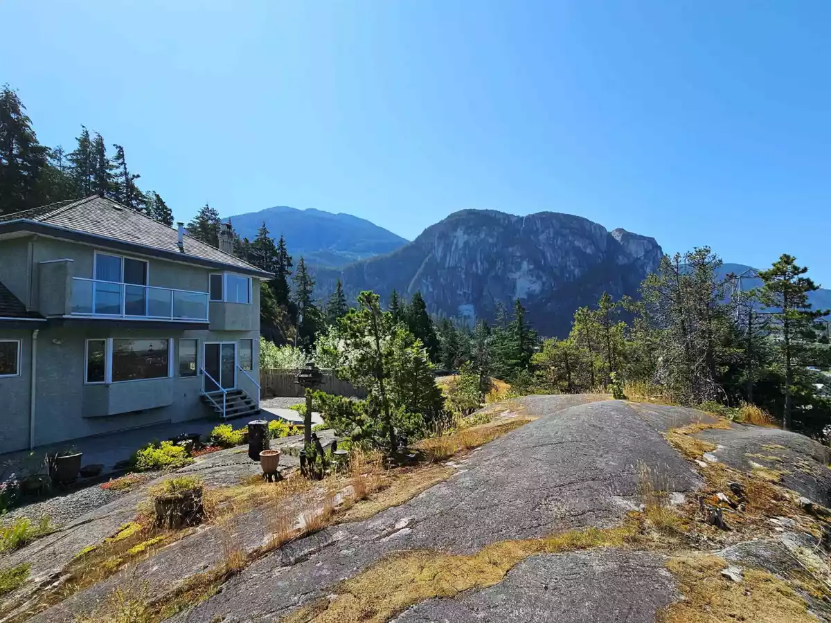 Dining Area Photo of 2009 Cliffside Lane, Squamish, BC