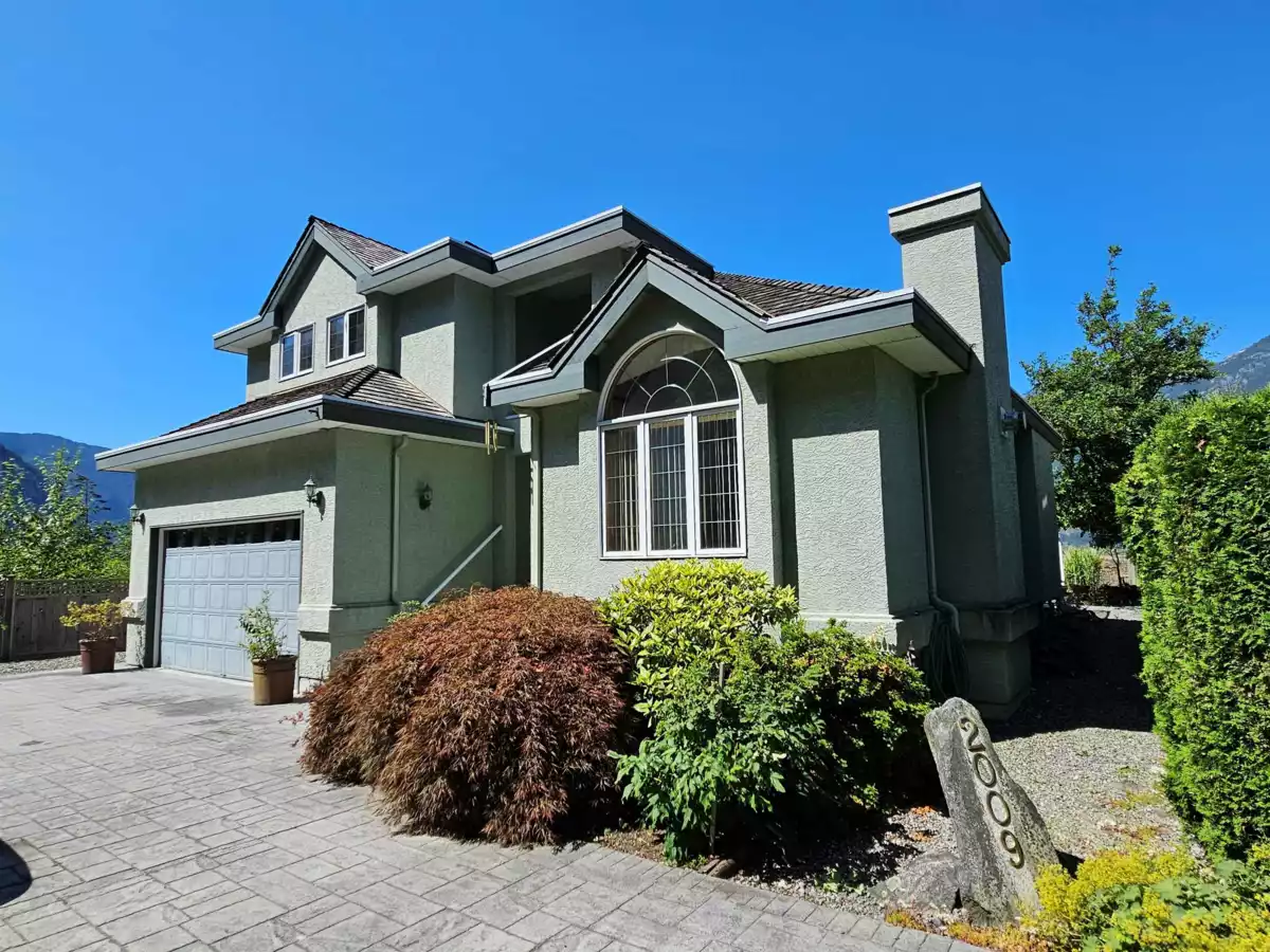 Exterior Front Photo of 2009 Cliffside Lane, Squamish, BC