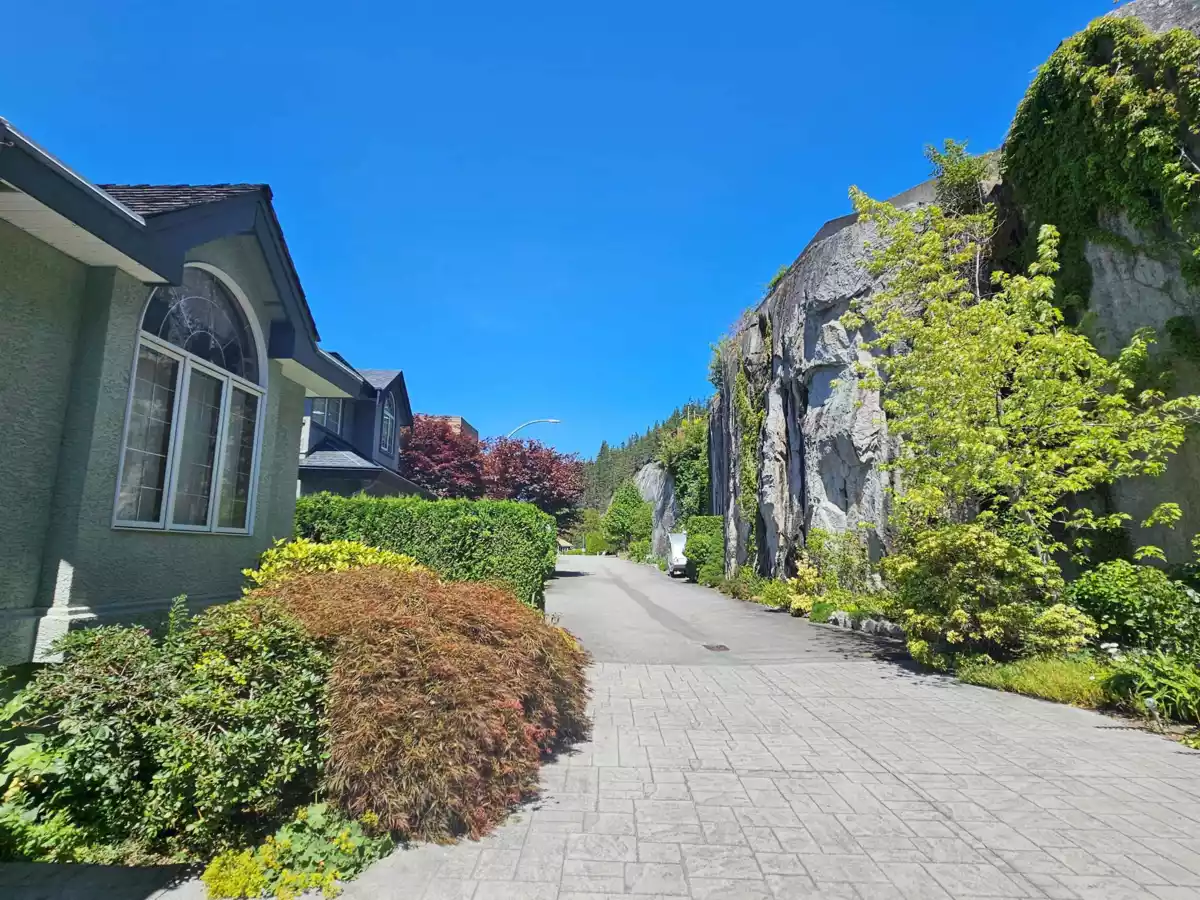 Family Room Photo of 2009 Cliffside Lane, Squamish, BC