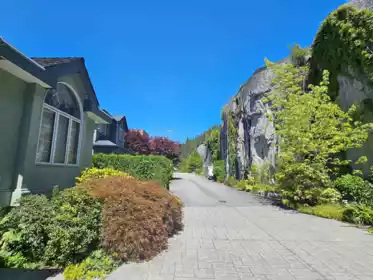 2009 Cliffside Lane, Squamish, BC, Squamish — Single Family Residence for sale